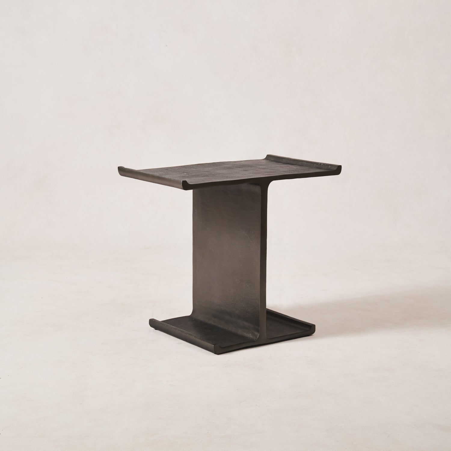 Table d'appoint à poutre en I