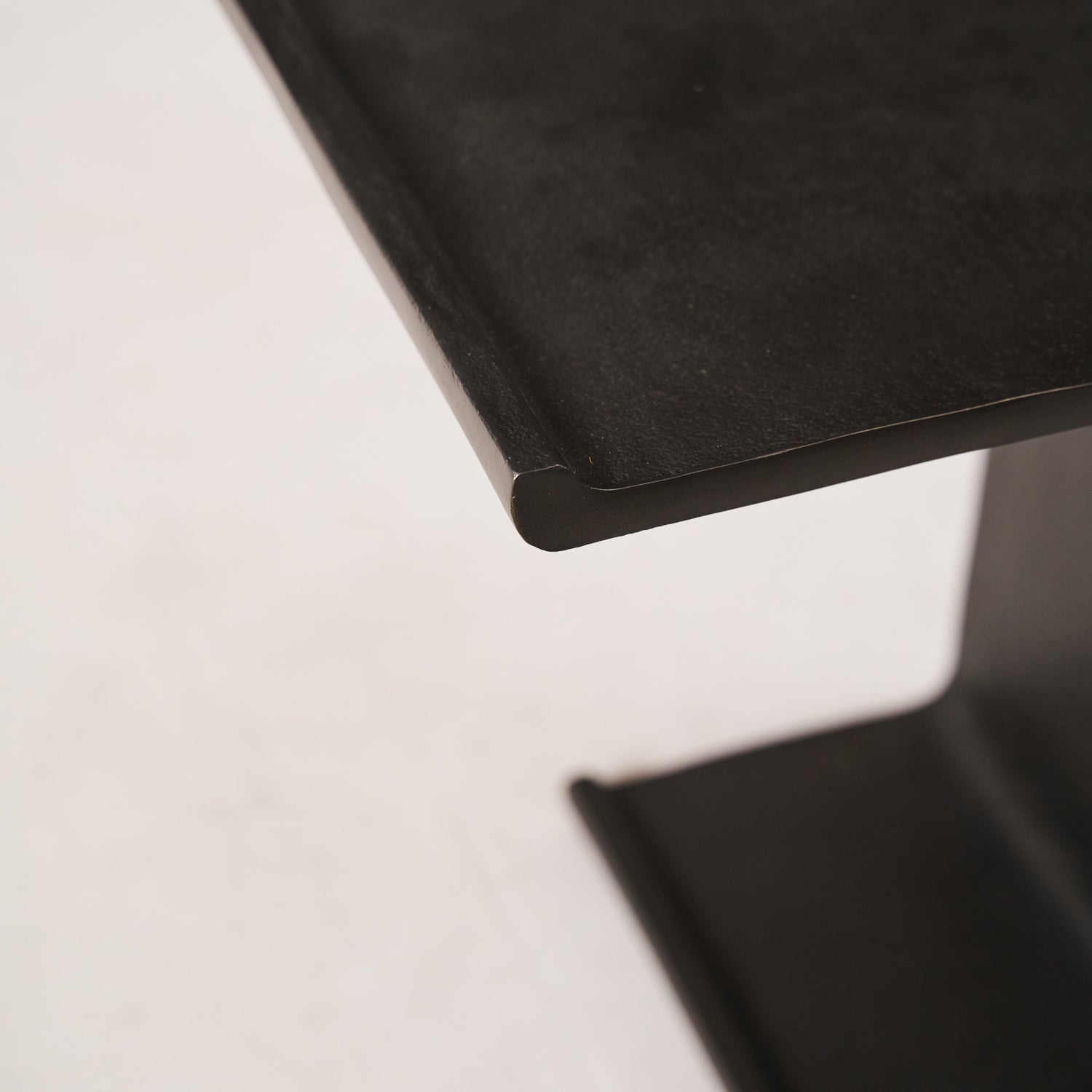 Table d'appoint à poutre en I