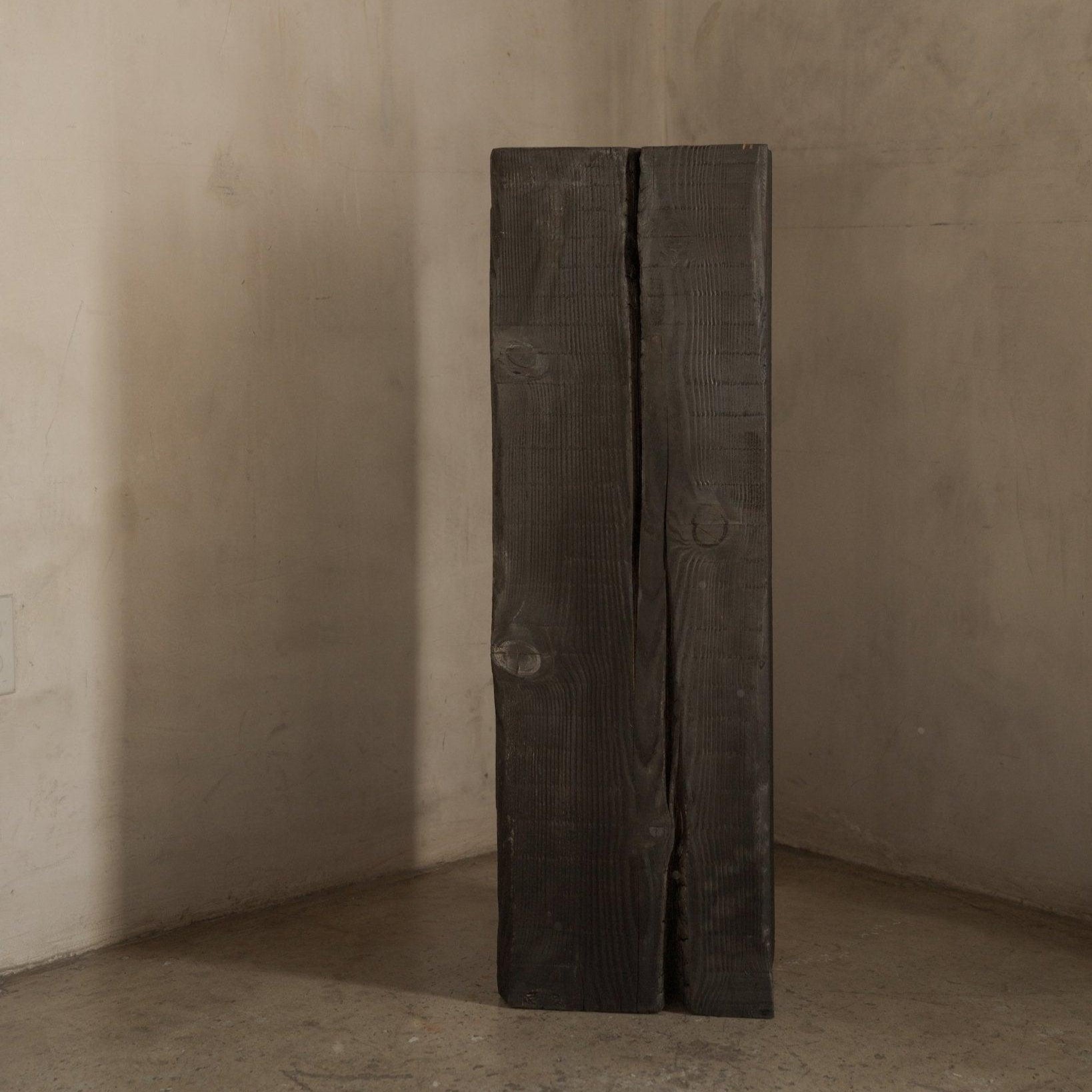 Piédestal de sculpture au fusain - Grand